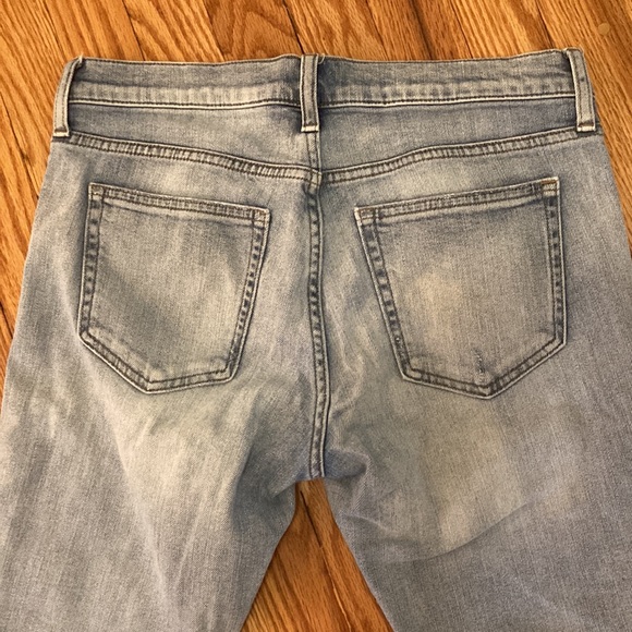 Gap | Girlfriend Jean Distressed Frayed Hem | Size 27 - Picture 3 of 6